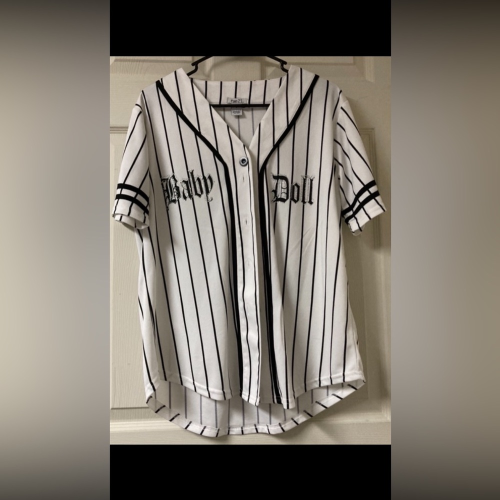 Baby doll jersey brand rue 21 size small colors, black and white
